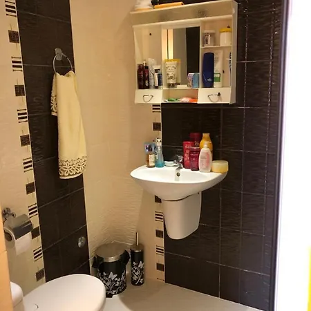 Two Floors Few Minutes From The Beach *