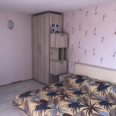 Two Floors Few Minutes From The Beach Apartment *