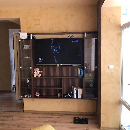 Two Floors Few Minutes From The Beach Apartment